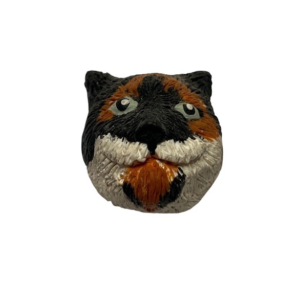 Handmade Calico Cat Magnet. - Picture 1 of 3